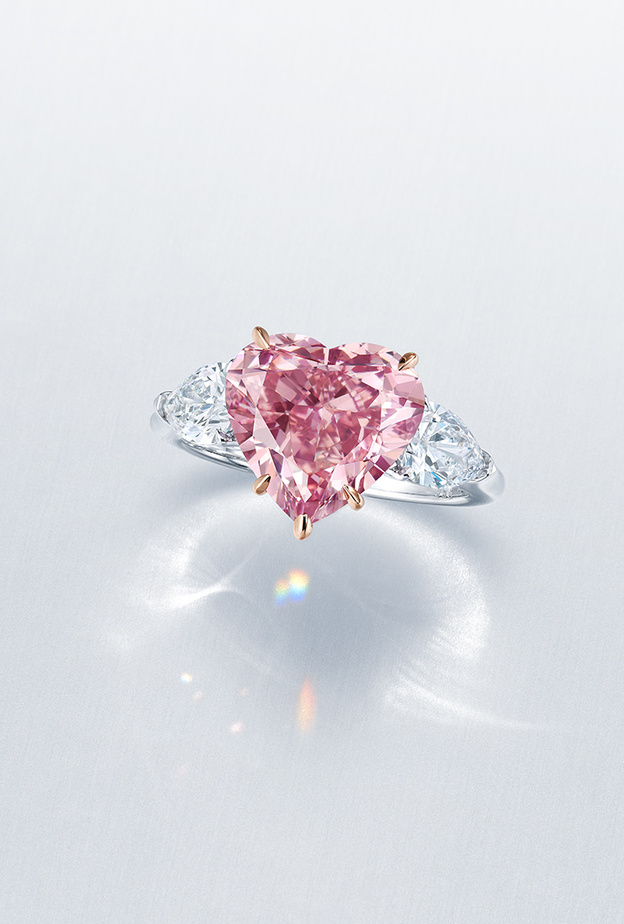 ماسة The Sweetheart الوردية - الصورة عن كريستيز