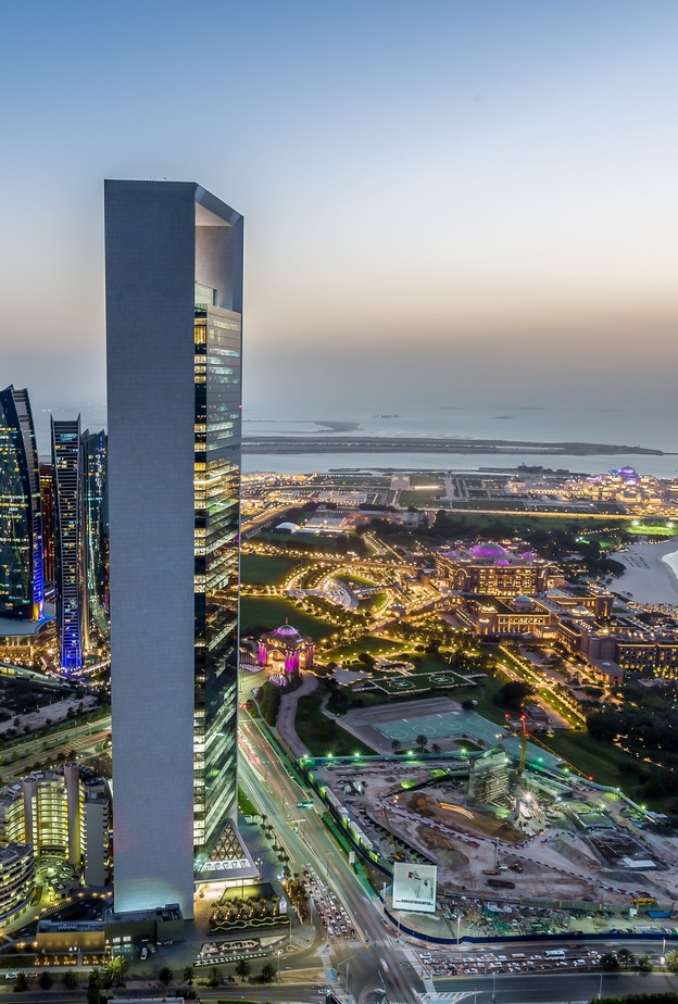 جولة سياحية على أعلى المباني في العاصمة الإماراتية أبوظبي