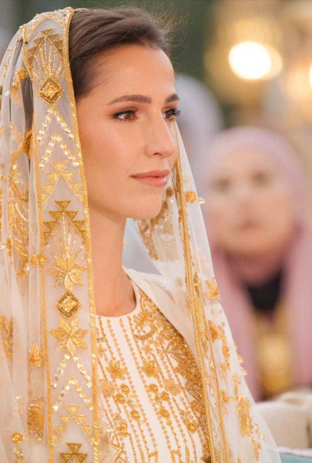 هل ستحصل الآنسة رجوة آل سيف على لقب صاحبة السمو الملكي غدا؟