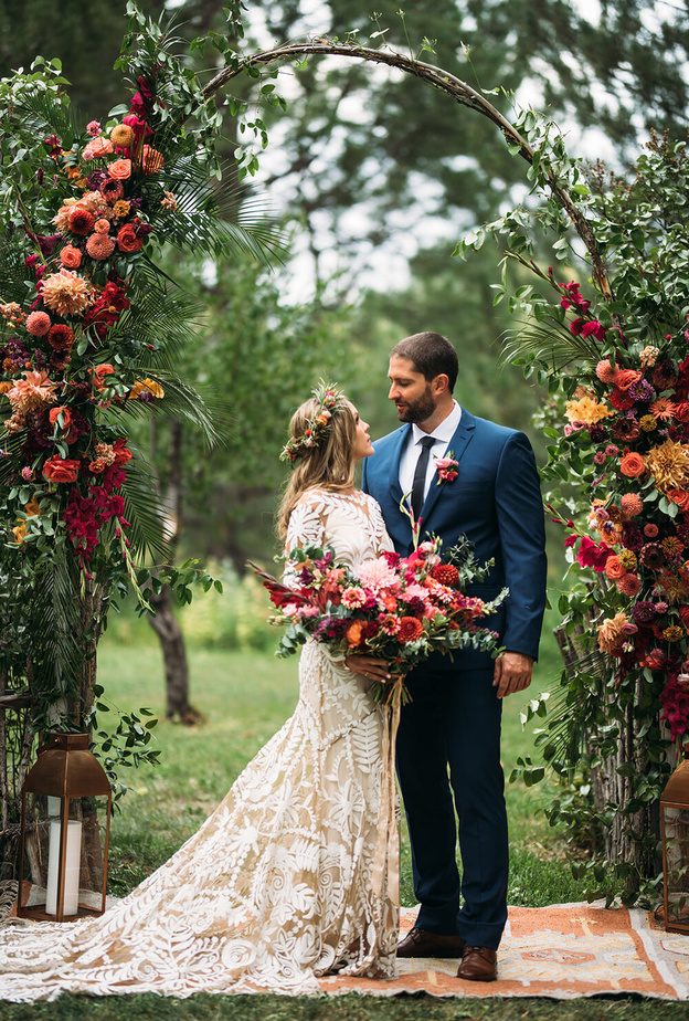 مجموعة أفكار جديدة لحفلات الزفاف الرومانسية في الحدائق