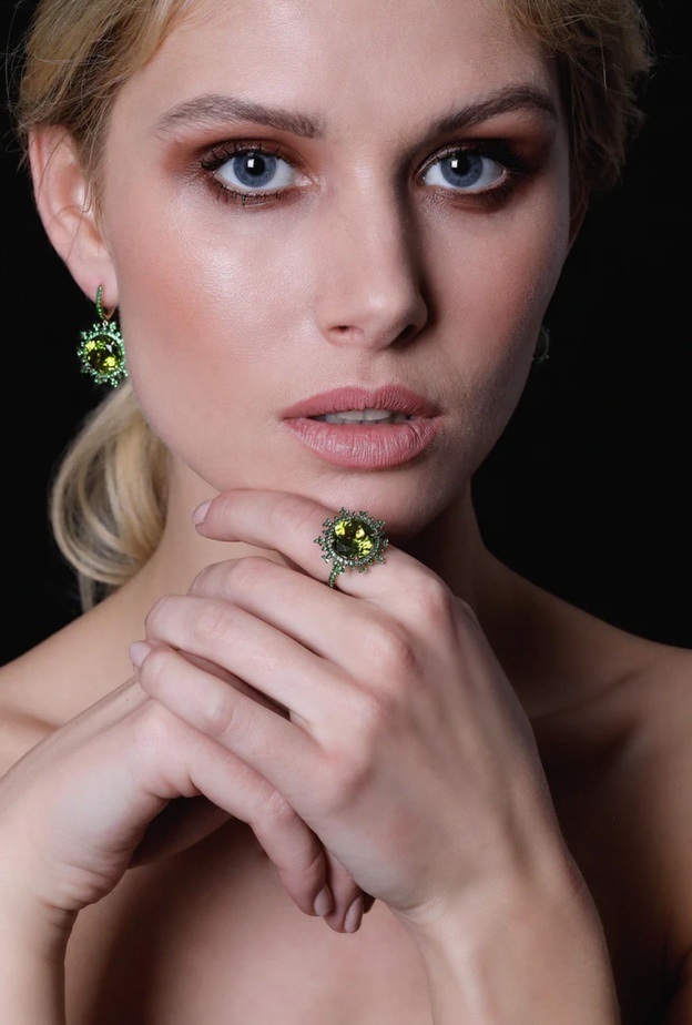 حجر كريم يتساقط من السماء؟