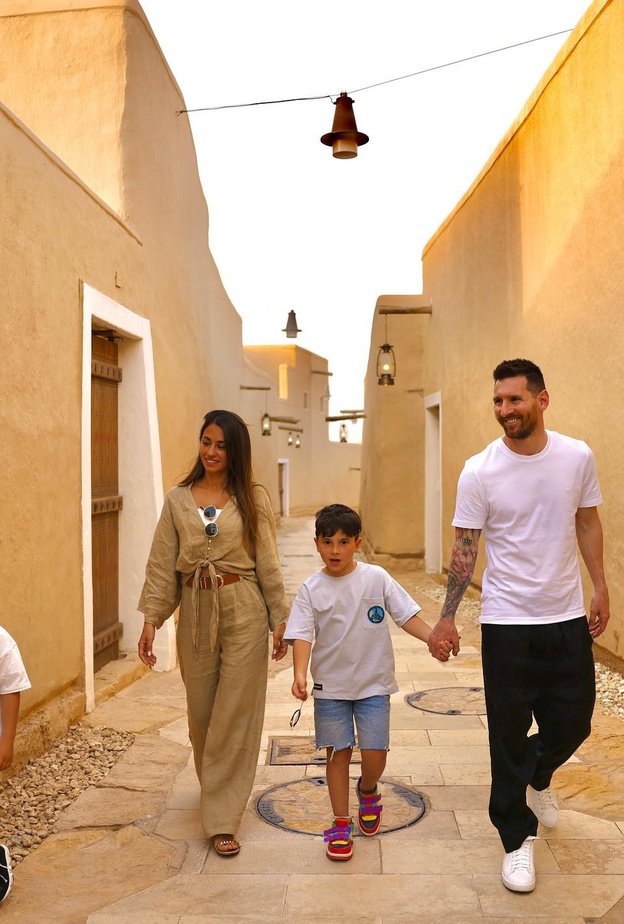 بالصور.. ماذا قال ميسي عن زيارته للدرعية؟