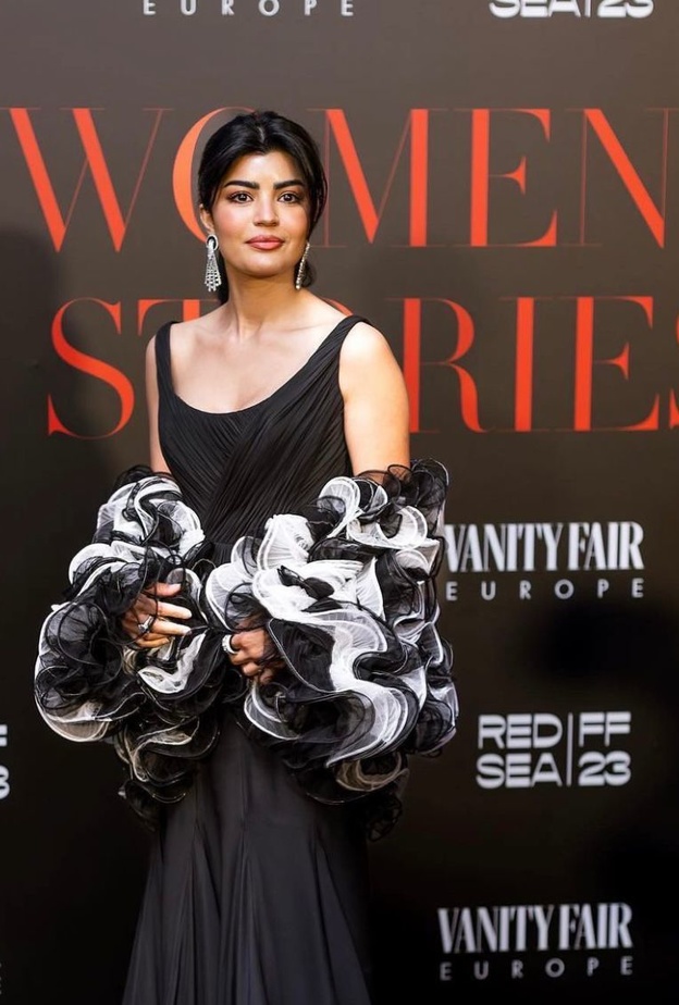 إطلالة جاذبة وتكريم خاص .. ميلا الزهراني حضور لافت في مهرجان كان السينمائي 2023