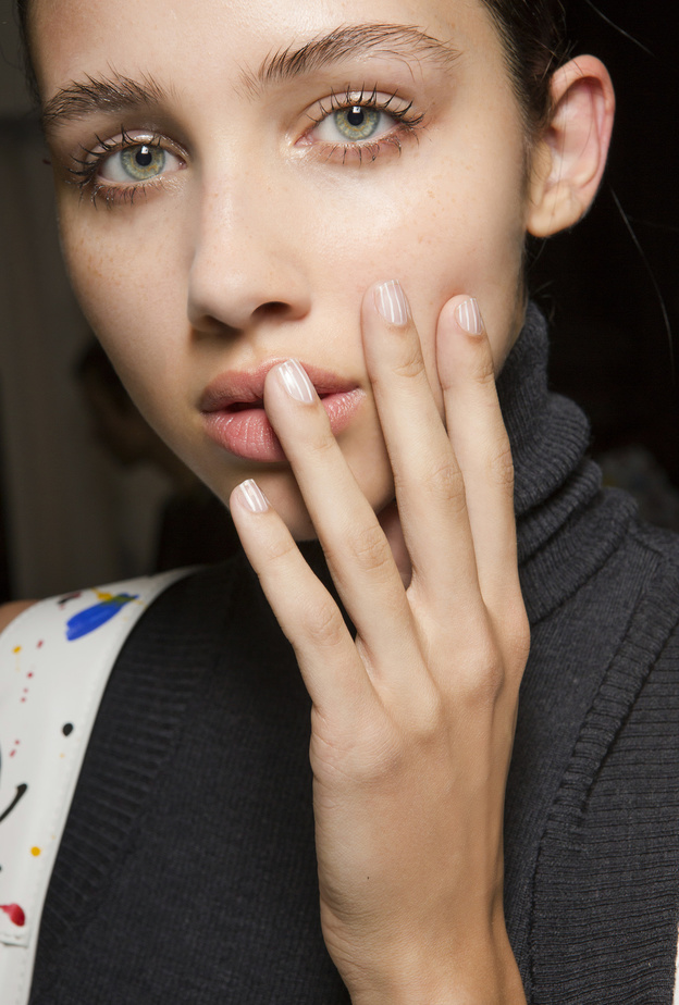 جراحات اليد التجميلية وعمليات تجميل الأصابع المتنوعة ..إليك كل المعلومات عنها