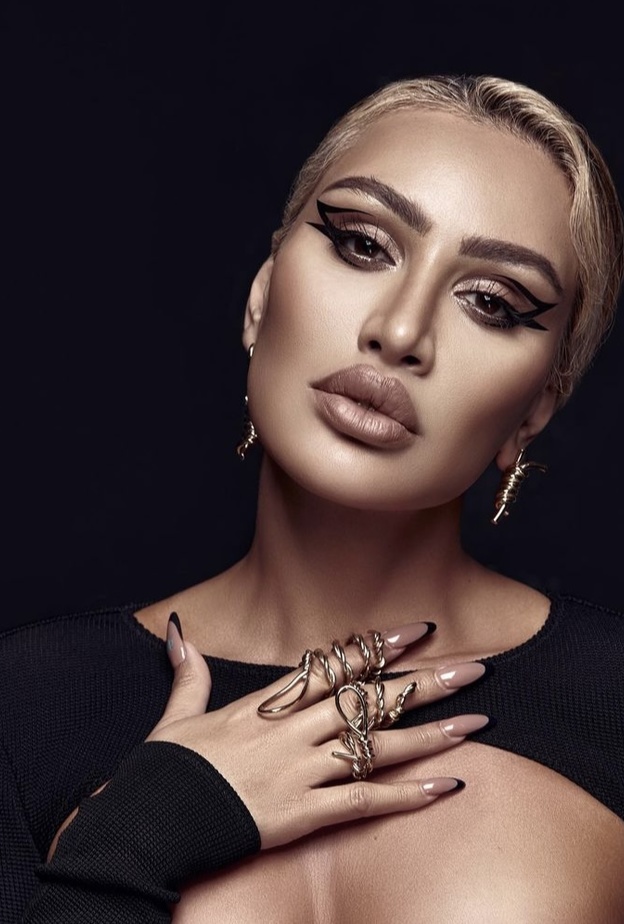 عملية تكبير شفاه مايا دياب