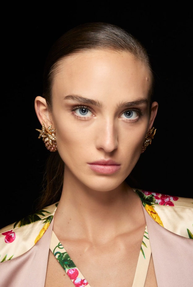 كل ما تحتاجين استخدامه قبل النوم لتجديد البشرة في فصل الصيف