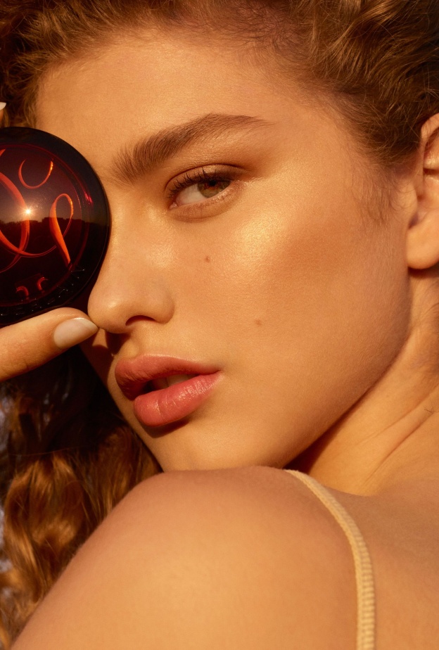  نصائحنا للحصول على وجه برونزي والحفاظ على صحة البشرة في الصيف