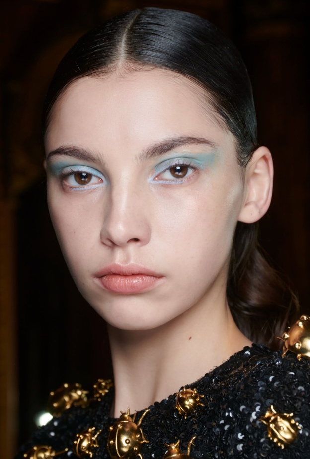 Rahul Mishra  ألوان ظلال عيون لفصل الصيف - الصورة من عروض