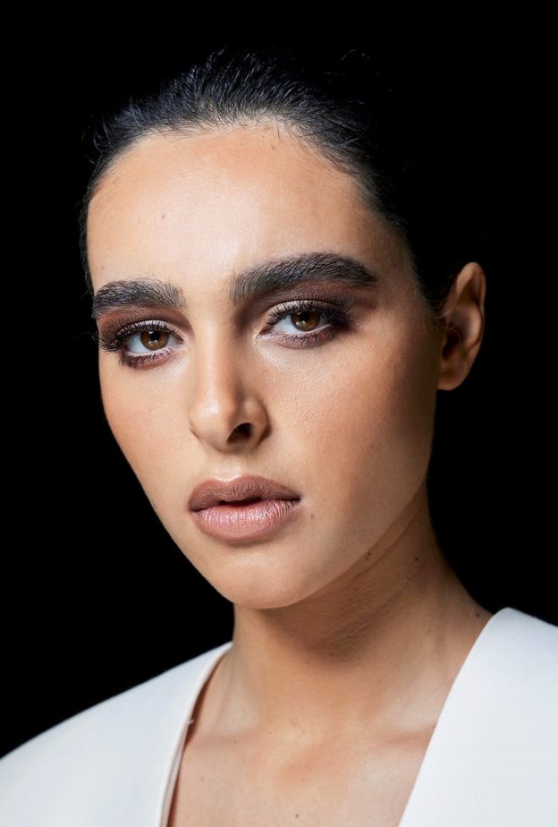 مستحضرات تجميل سعودية تنشر الجمال العربي بمكياج لا يزول  