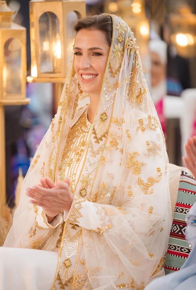 الآنسة رجوة وتصميم يحاكي ذوقها ورقيها