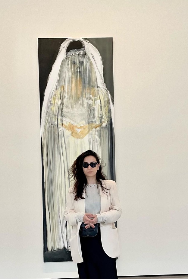 ساندرا منصور إسم لامع في عالم تصميم الأزياء.. تصاميم عبقرية لموهبة لافتة إنطلقت من لبنان ووصلت إلى العالمية 