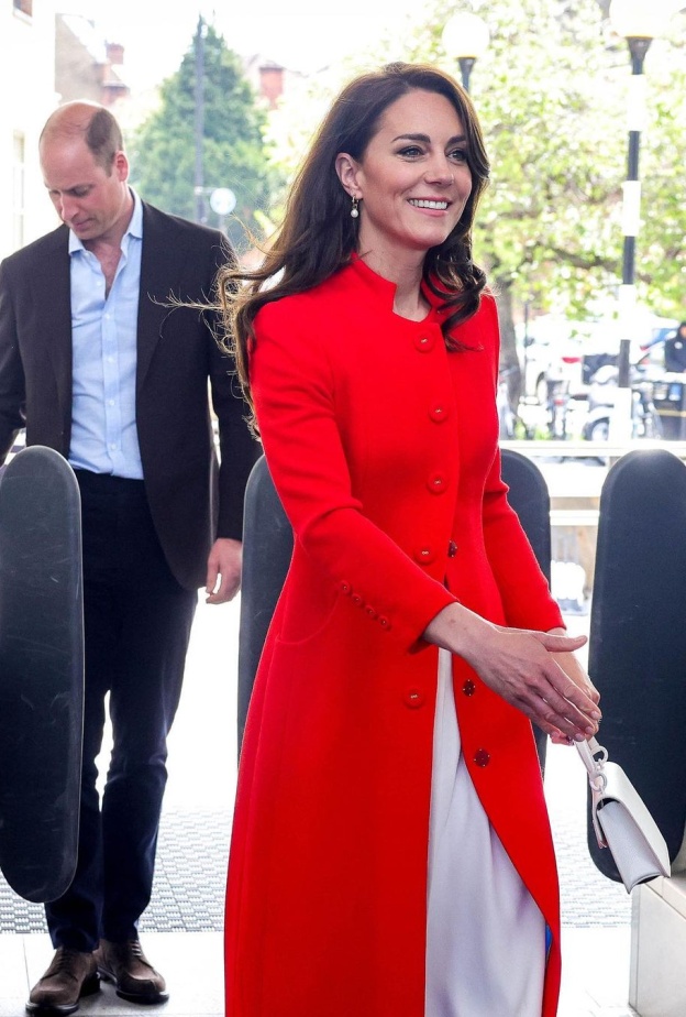 أناقة ملكية خاطفة لـ كيت ميدلتون بالمعطف الأحمر في أحدث ظهور.. شاهدوا اختياراتها بهذا اللون