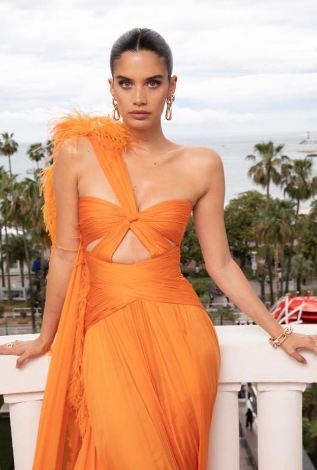 مجوهرات ساحرة زينّت إطلالات النجمات في ثالث أيام مهرجان كان السينمائي Cannes Film Festival 2023.. من الأجمل؟