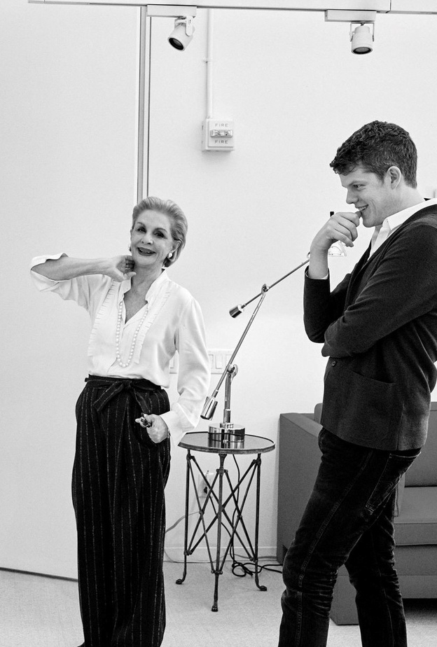 كارولينا هيريرا تغادر نيويورك إلى ريو دي جانيرو