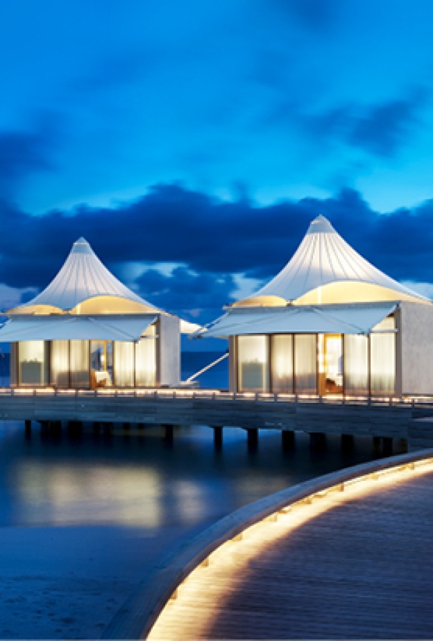 ابتعدي عن أجواء العمل واسترخي وتنفسي بعمق على الطريقة المالديفية في فندق W MALDIVES