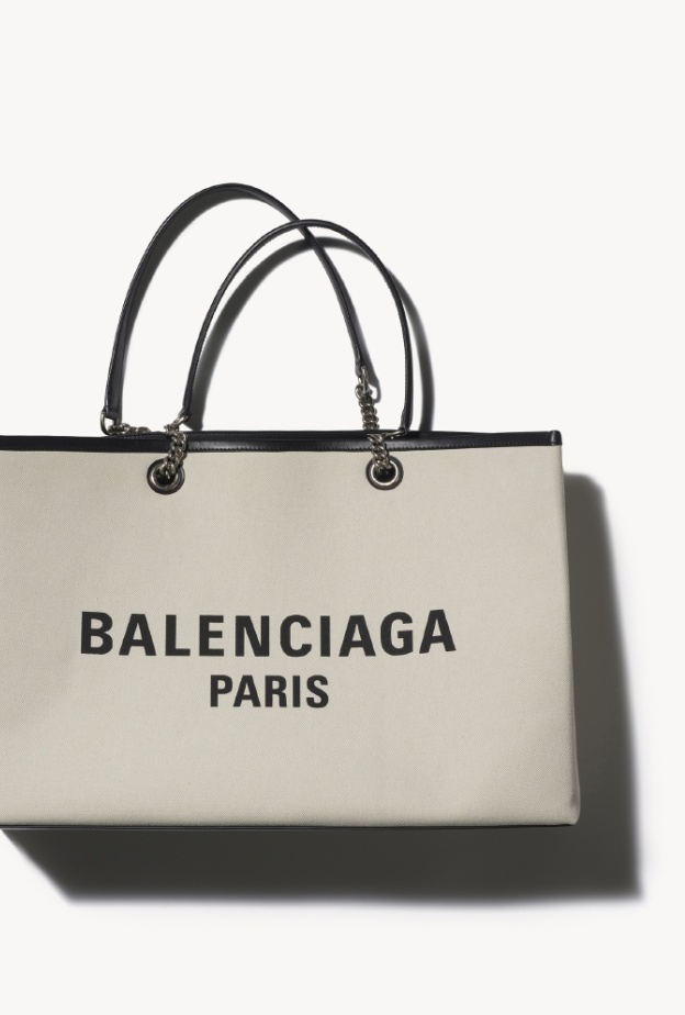 مجموعة بالنسياغا لموسم خريف 23