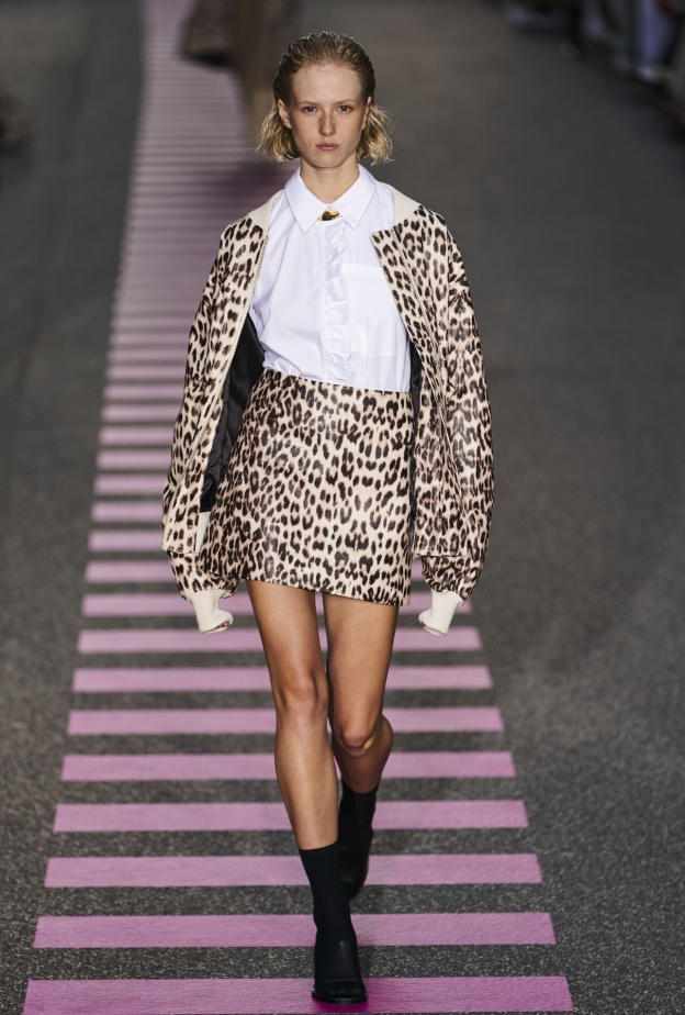 موضة طبعات جلد النمر ترافق إطلالاتك الصيفة