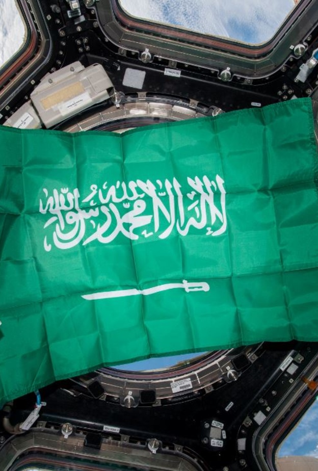 في 10 صور ملهمة.. رحلة المملكة التاريخية إلى الفضاء بسواعد ريانة برناوي وعلي القرني