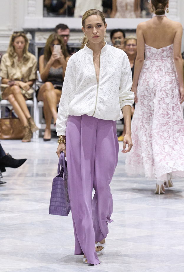  5 طرق مختلفة لارتداء البناطيل الواسعة  Wide-Leg