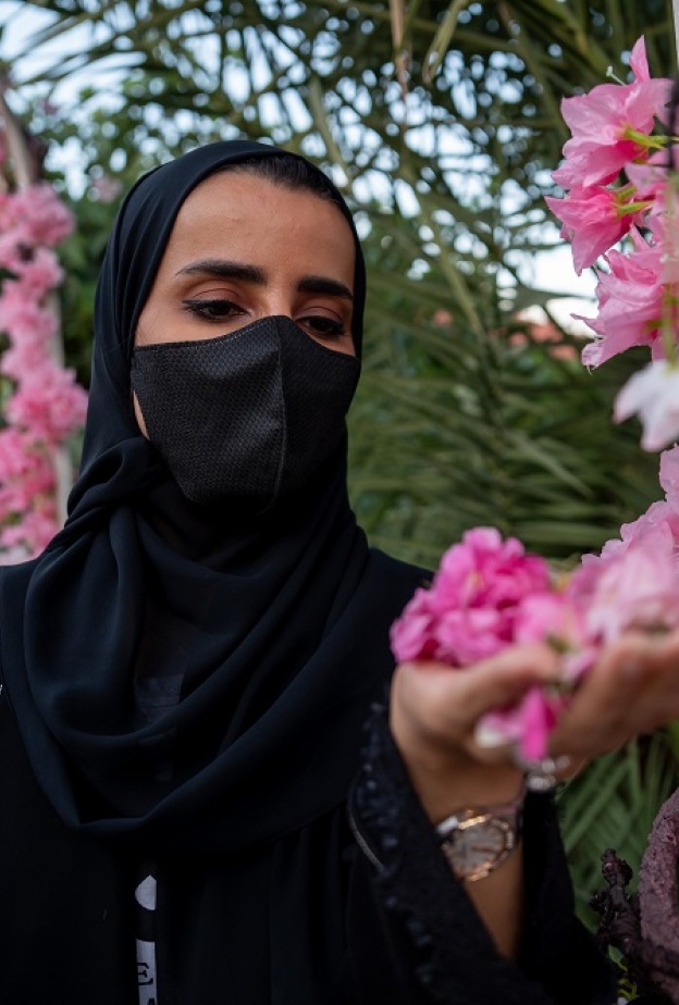 خبيرتا العطور سارة الدحلاوي ونوف القحطاني تكشفان لـ "هي" رحلتهما في عالم العطور تزامناً مع انطلاق "ملتقى مهرجان طائف الورد"