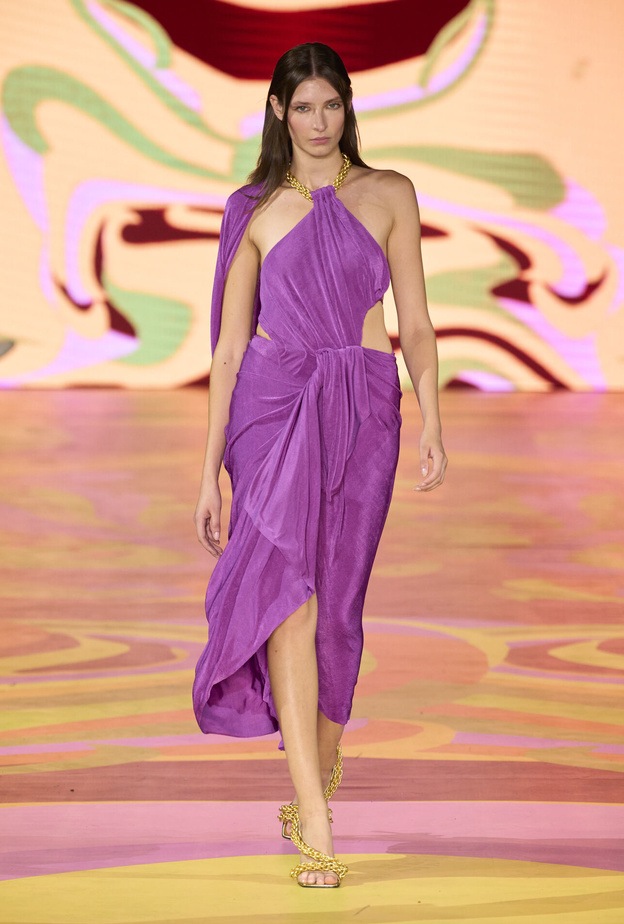 أفضل 5 ألوان ملابس مناسبة لإطلالات السفر