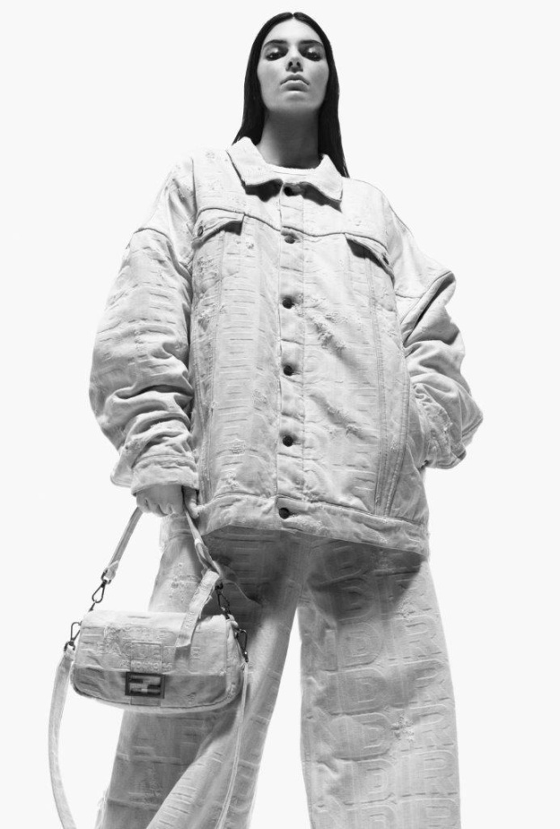 مجموعة الربيع 2023 من فندي بتوقيع مارك جاكوبس