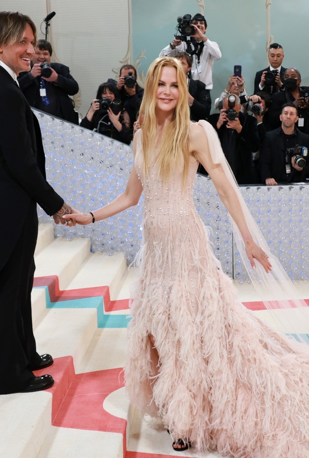 ساعة نيكول كيدمان