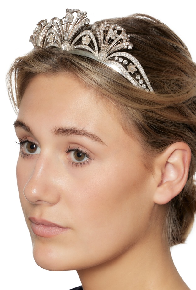 أجمل المجوهرات النبيلة والأنتيك في مزاد سوذبيز Fine Jewels & Watches