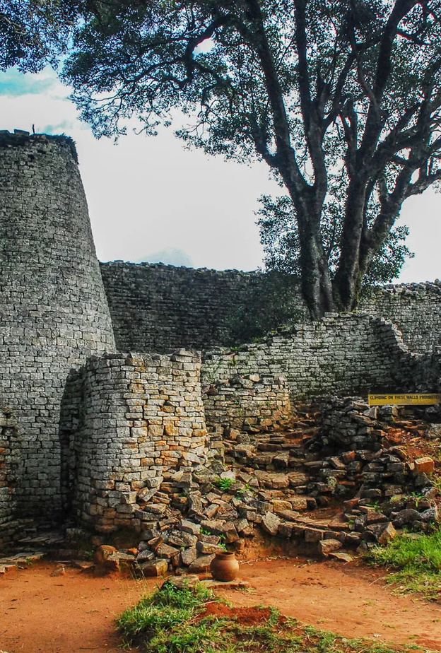 أسوار زيمبابوي العظمى Great Zimbabwe Walls