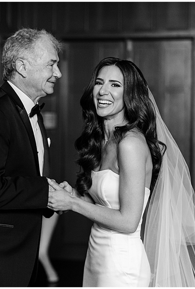 أفضل هدايا العروس لوالدها احتفالا بحفل زفافها