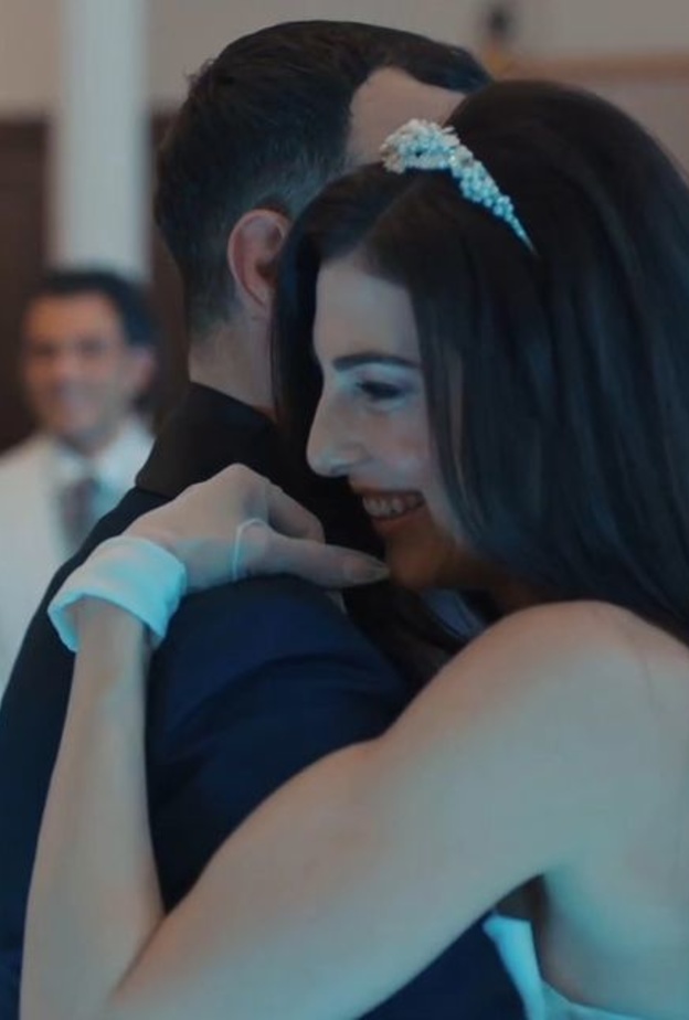 الرقصة الأولى للعروسين