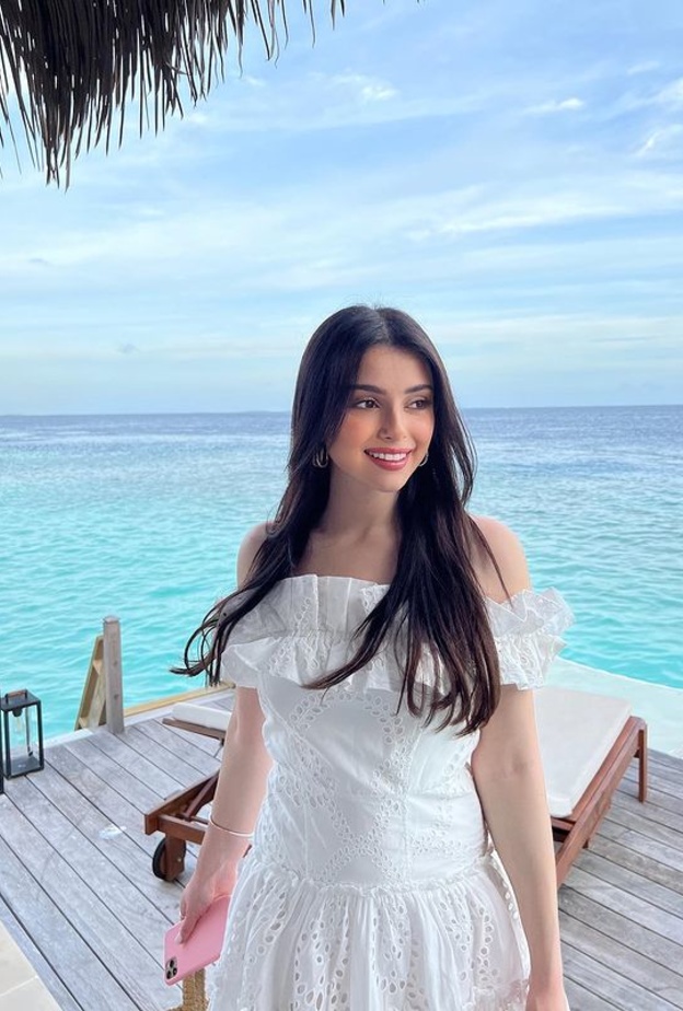 الصورة الاولى لماريتا الحلاني من المالديف