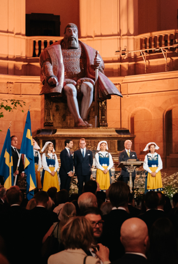 العائلة المالكة السويدية تبدأ احتفالاتها باليوم الوطني السويدي