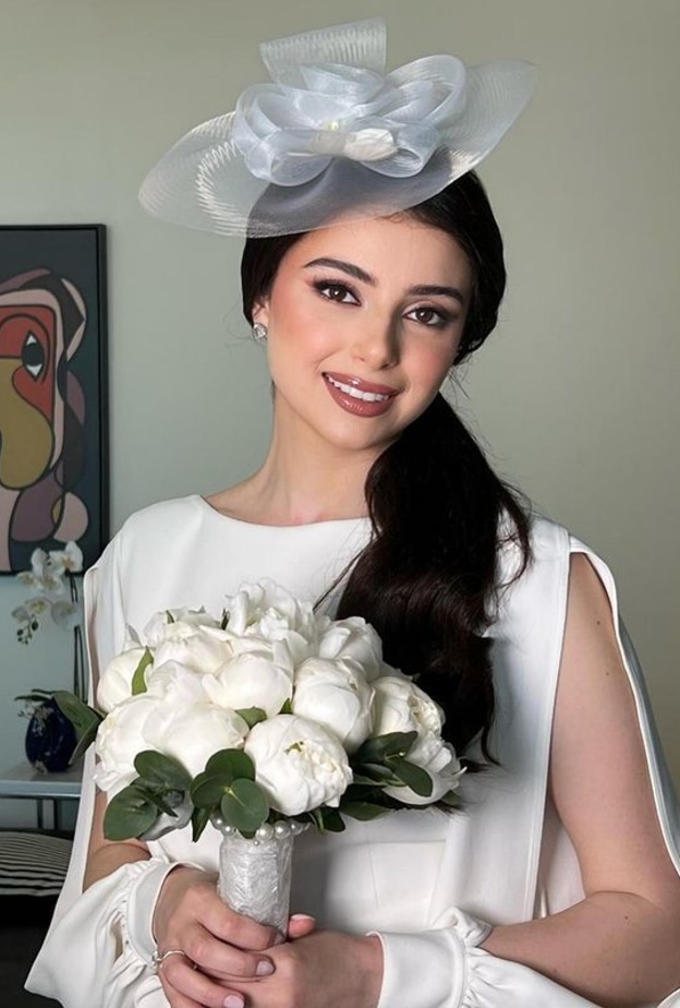 إطلالة جمالية كلاسيكية لـ ماريتا الحلاني في أولى صور زفافها وهذه تفاصيلها