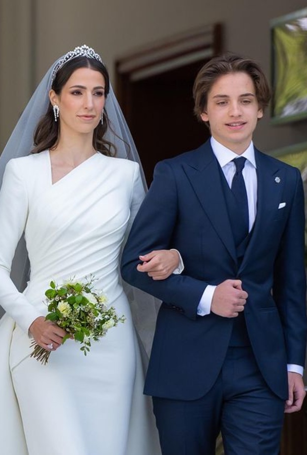 بتوقيع ايلي صعب اطلت الأميرة رجوة الحسين