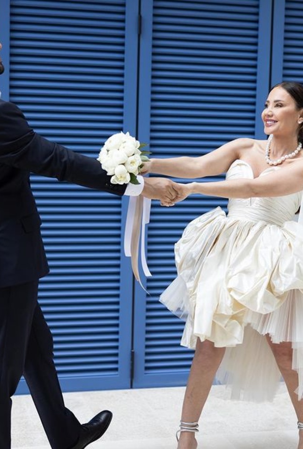 تميزت المناسبة بلقطات مرحة للعروسين