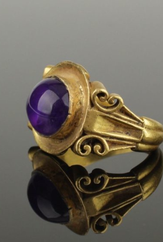 10 حقائق عليكِ معرفتها عن الأحجار الكريمة