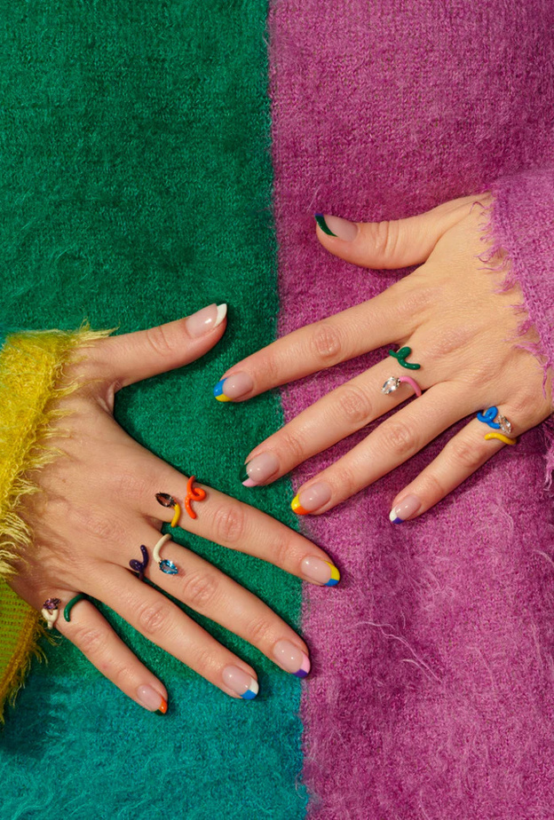 سحر اطلالة الصيف مع موديلات خواتم الخنصر