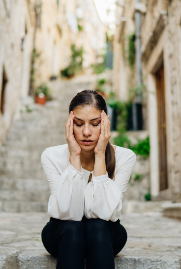 الإفراط في التفكير الزائد... هل حالة مؤقتة أم مرض نفسي؟ وكيف تتخلصين منه؟