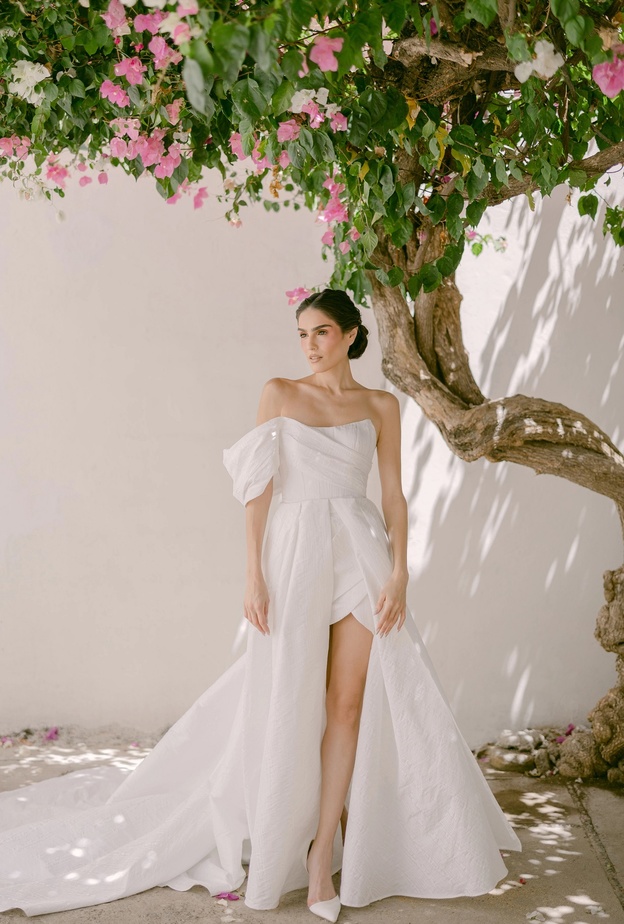 فساتين زفاف مع تنورة متصلة@nadiamanjarrez