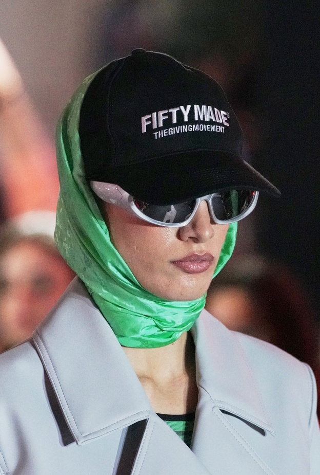 7 عروض رصدنا فيها إكسسوارات سفر لربيع وصيف 2023