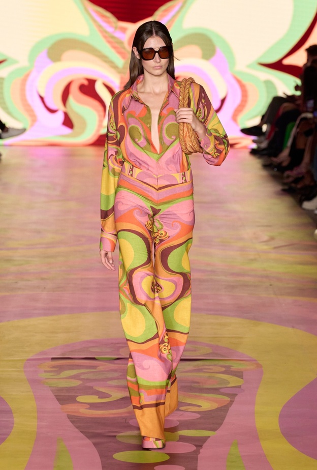 7 دور أزياء استوحت إطلالاتها من الأسلوب الكاليفورنيّ لربيع وصيف 2023 