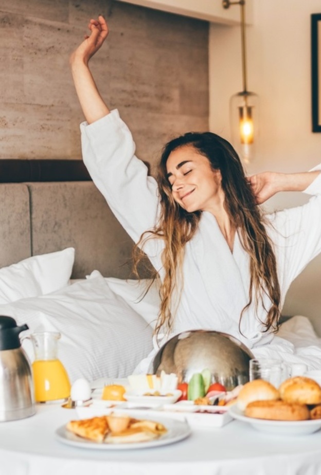 كيف تحافظين على عاداتك الغذائية الصحية اثناء السفر
