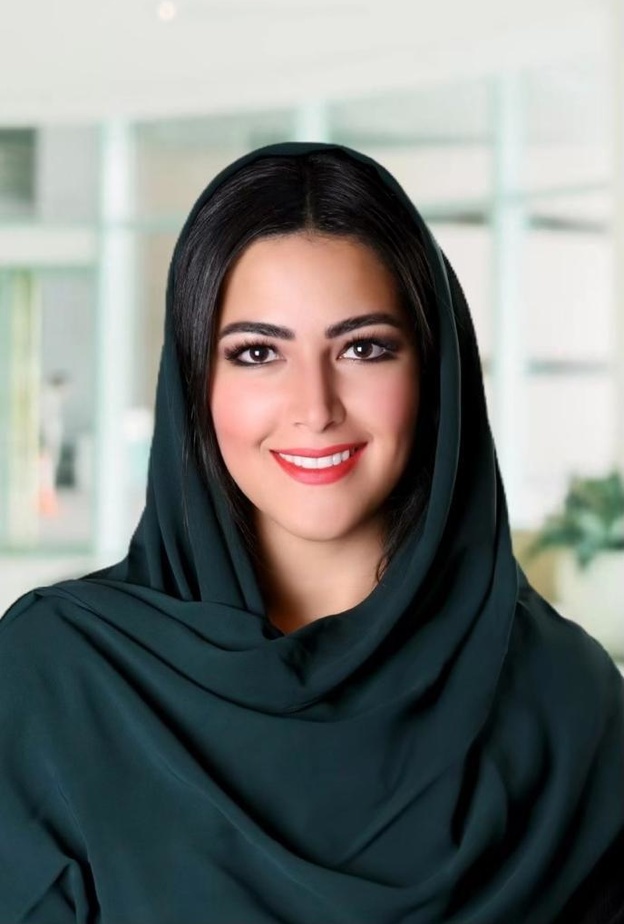 من هي "هديل بياري" أول سعودية تتولى منصبا قياديا هاما في مجال الضرائب ؟