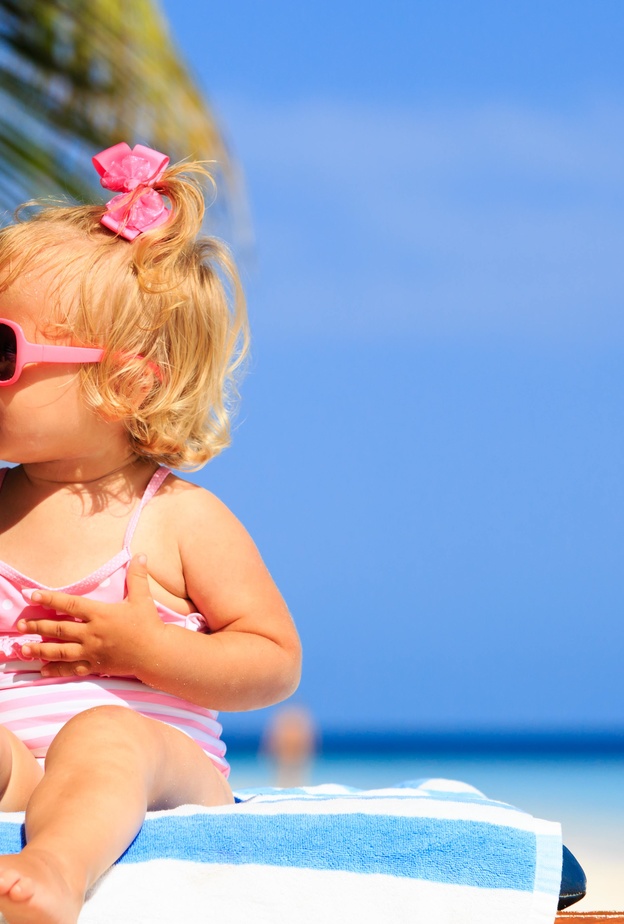 يجب اختيار الأوقات المناسبة خلال اليوم لحماية جلد الطفل من مخاطر الآشعة فوق البنفسجية
