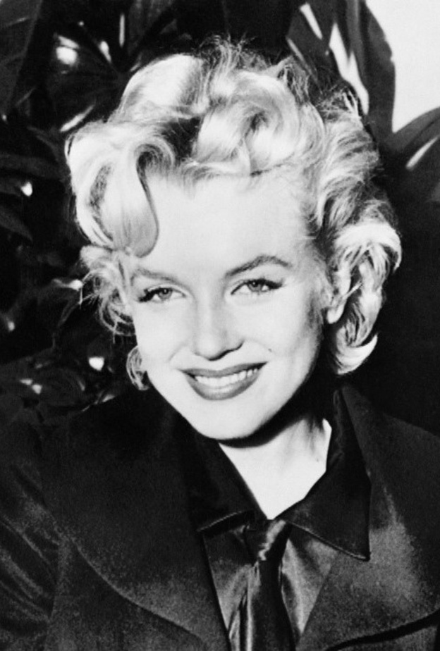روتين الجمال الخاص بمارلين مونرو ..خطوات جمالية لا تندثر