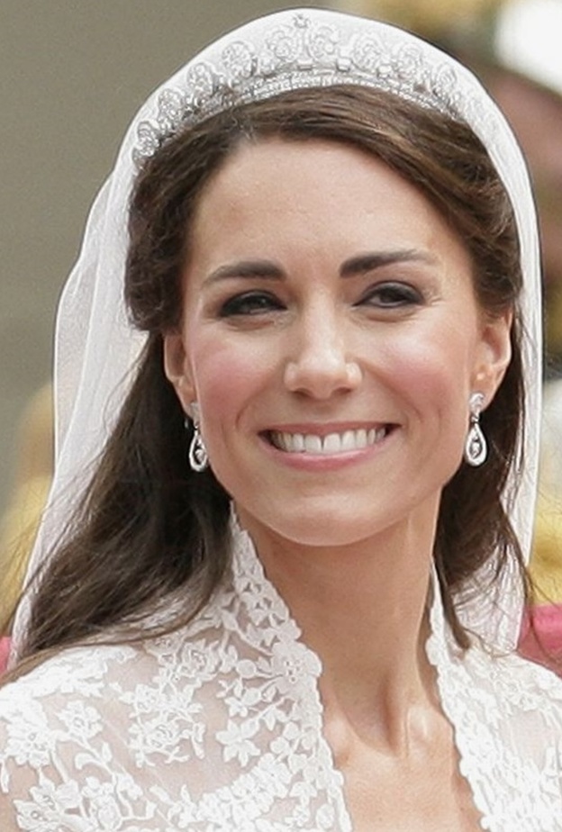 تعرفي على أشهر دور المجوهرات العالمية التي زينّت إطلالات الأميرات والملكات؟