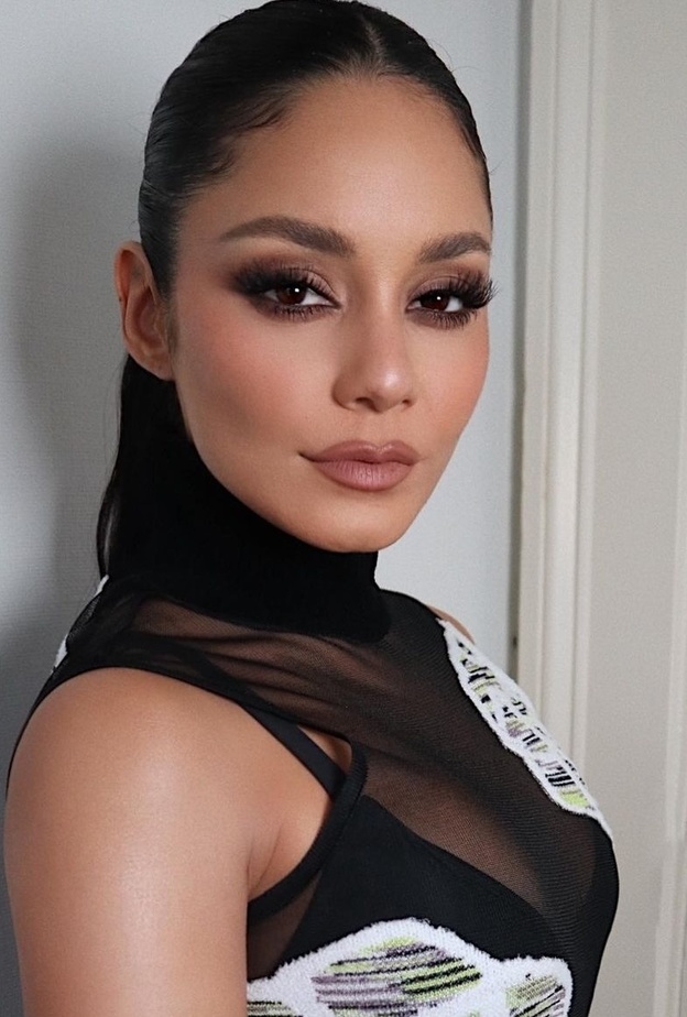 مكياج عيد الأضحى لصاحبات العيون البنية بأساليب مختلفة اعتمديه من وحي النجمات العالميات