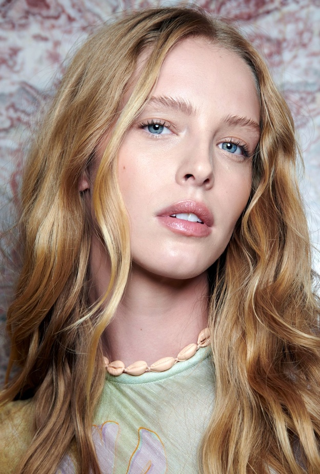 عطور بنفحات مثالية لرحلات الصيف