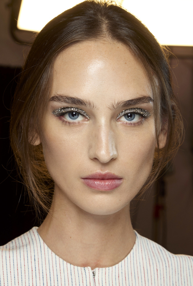 علاج تعزيز البشرة أو skin booster لوجه متوهج قبل السفر